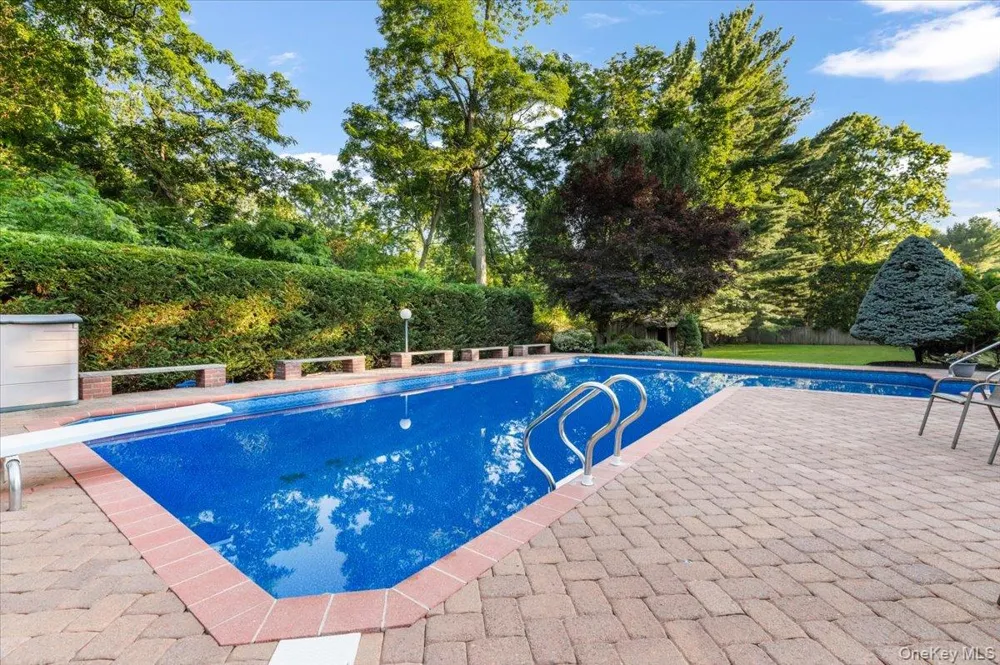 76 Wildwood Drive Dix Hills, NY 11746