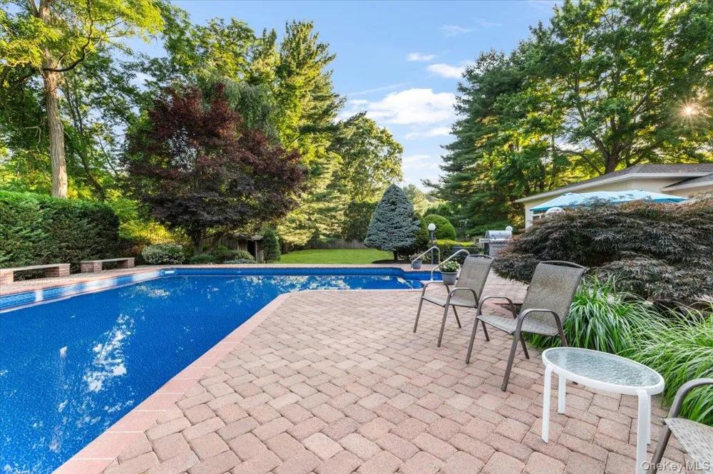 76 Wildwood Drive Dix Hills, NY 11746