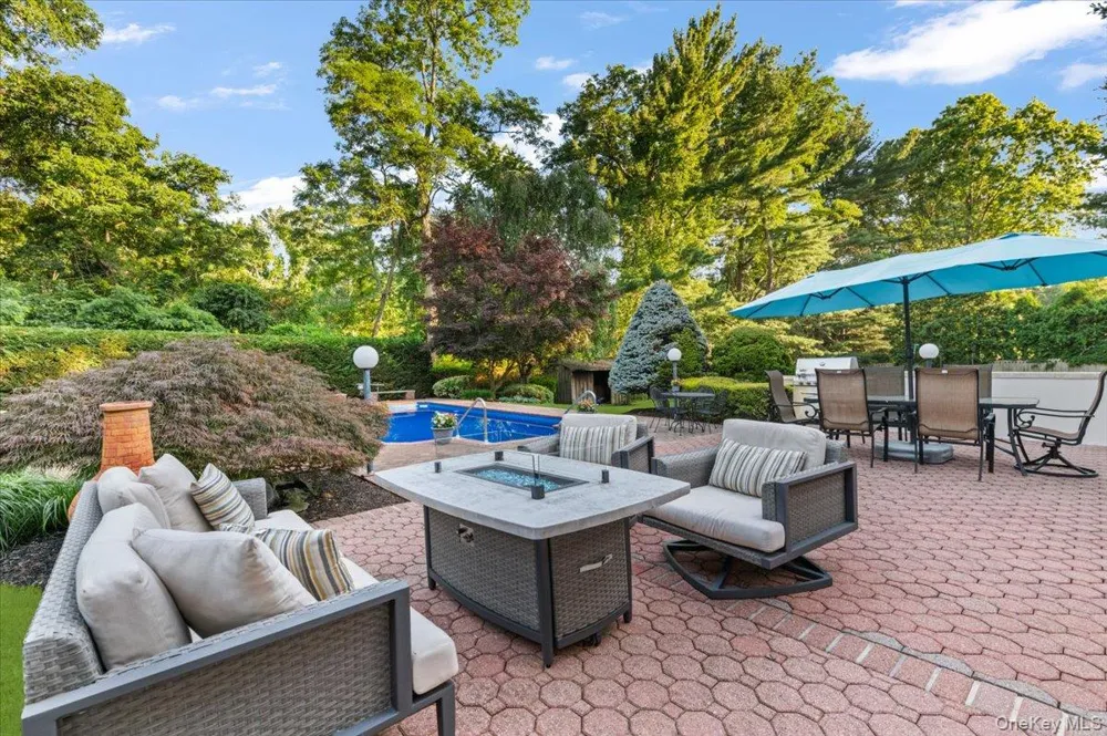 76 Wildwood Drive Dix Hills, NY 11746