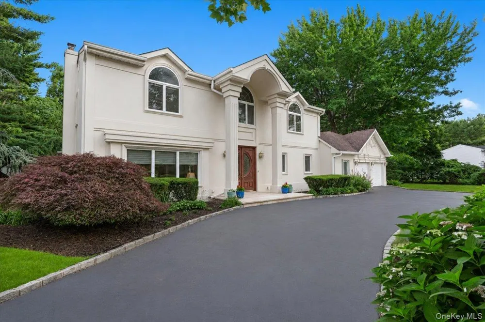 76 Wildwood Drive Dix Hills, NY 11746