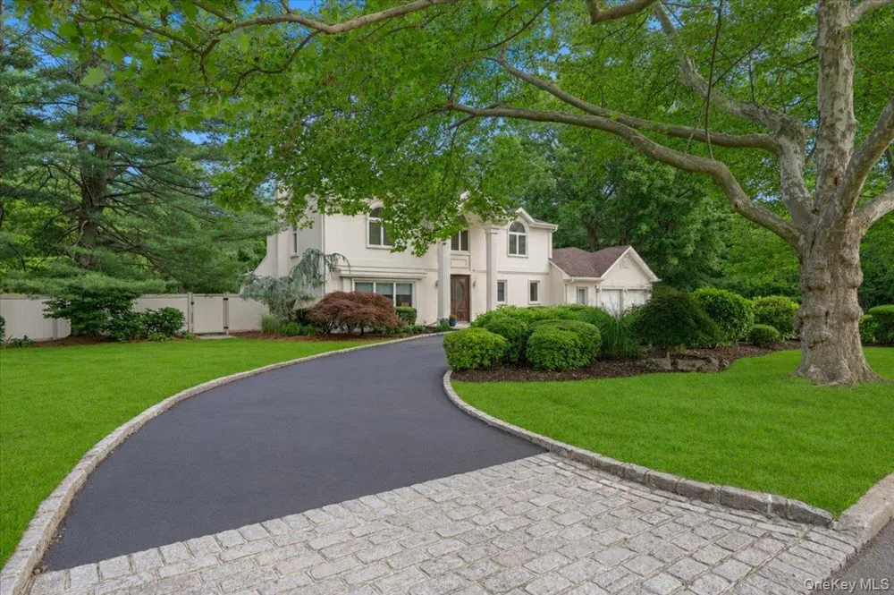 76 Wildwood Drive Dix Hills, NY 11746