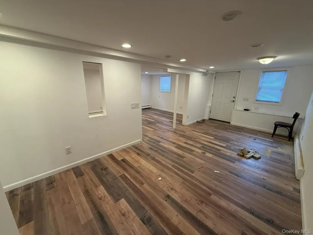 21 Walnut Avenue Stony Brook, NY 11790