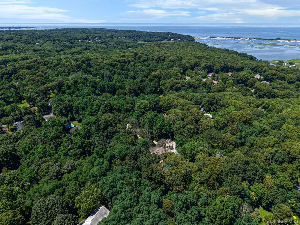 77 Shore Road Mount Sinai, NY 11766