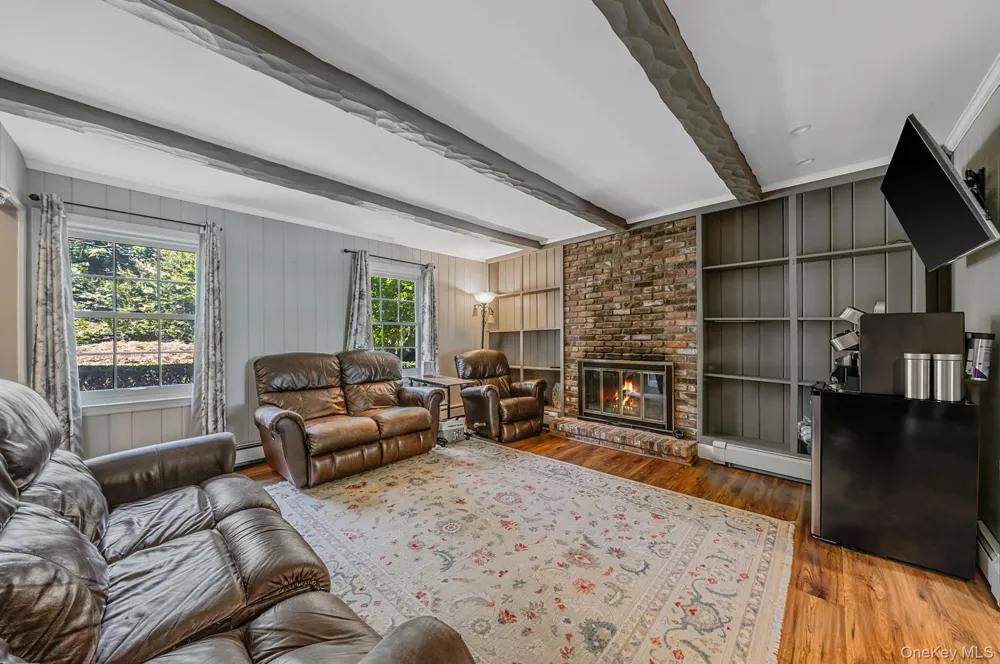 77 Shore Road Mount Sinai, NY 11766