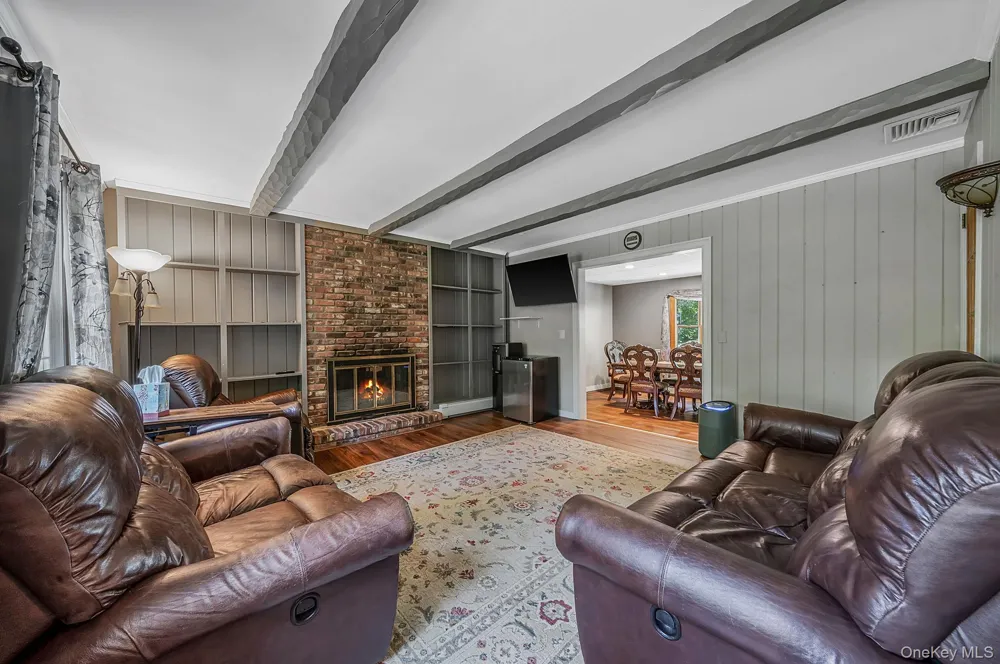 77 Shore Road Mount Sinai, NY 11766