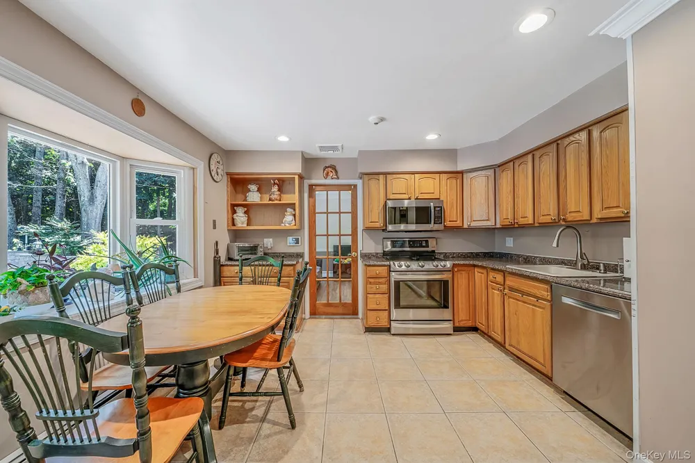 77 Shore Road Mount Sinai, NY 11766