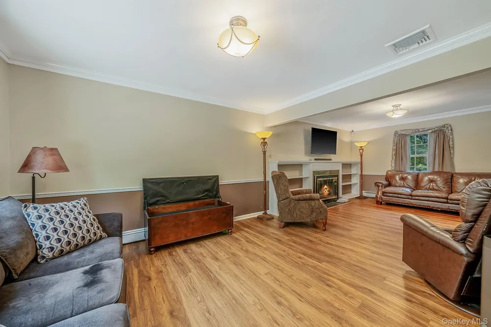 77 Shore Road Mount Sinai, NY 11766