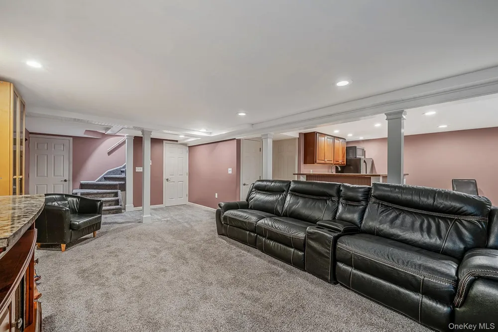 77 Shore Road Mount Sinai, NY 11766