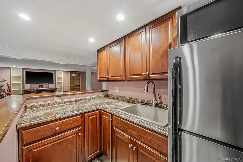 77 Shore Road Mount Sinai, NY 11766