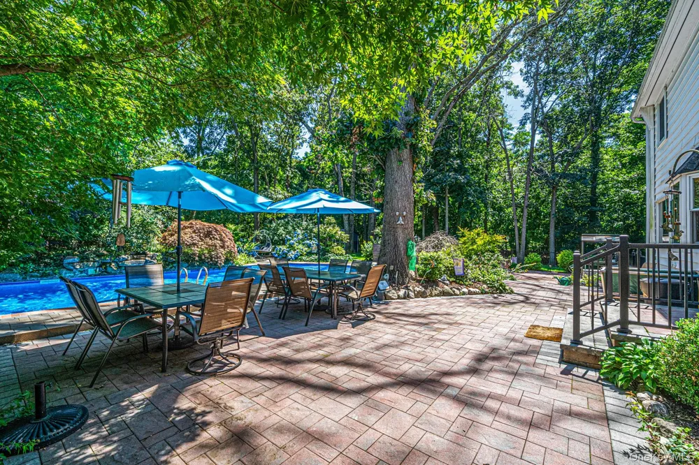 77 Shore Road Mount Sinai, NY 11766