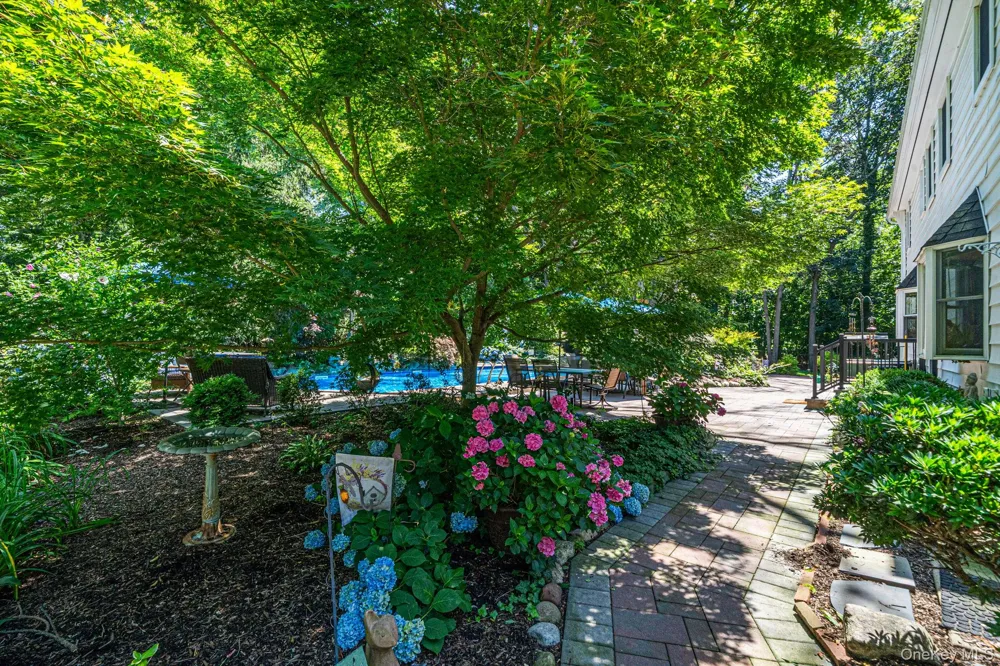 77 Shore Road Mount Sinai, NY 11766