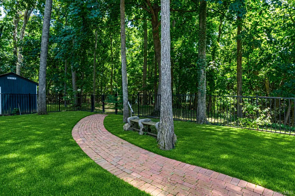 77 Shore Road Mount Sinai, NY 11766