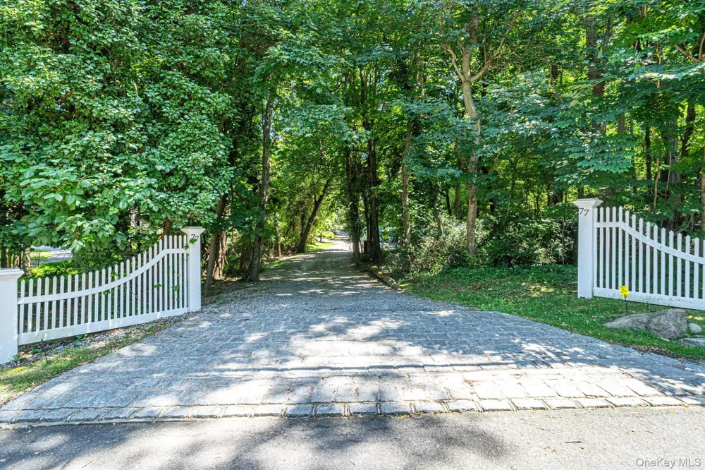 77 Shore Road Mount Sinai, NY 11766