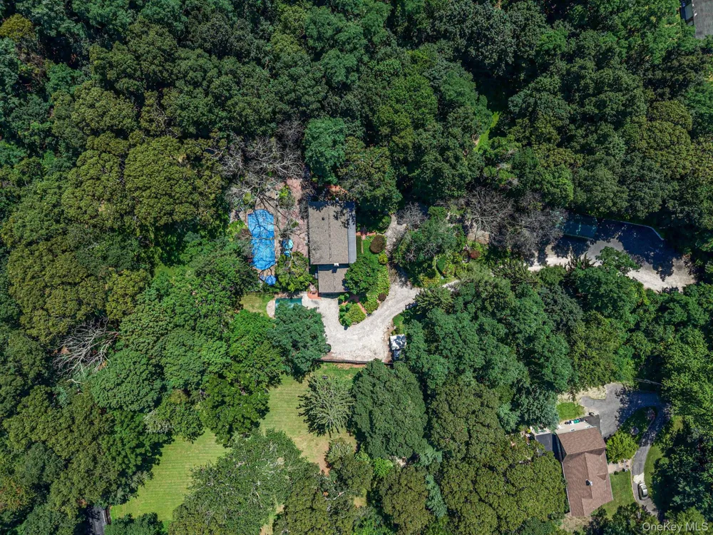 77 Shore Road Mount Sinai, NY 11766