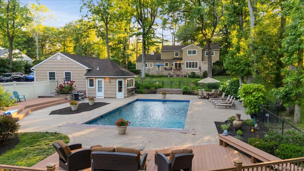 96 Plainview Road Woodbury, NY 11797