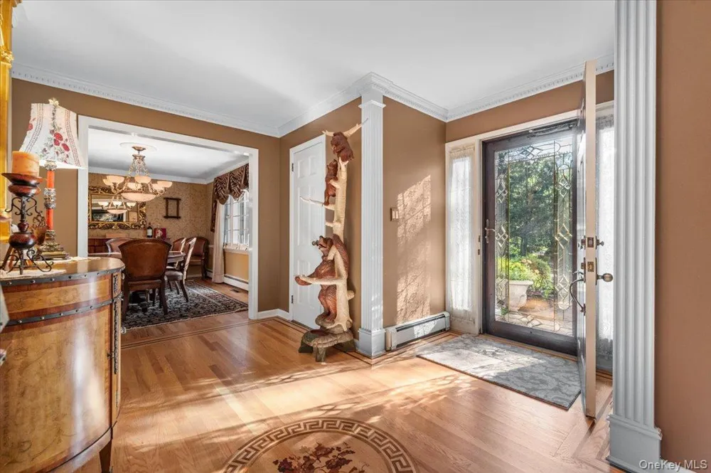 96 Plainview Road Woodbury, NY 11797