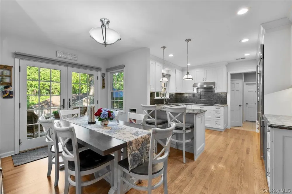 96 Plainview Road Woodbury, NY 11797