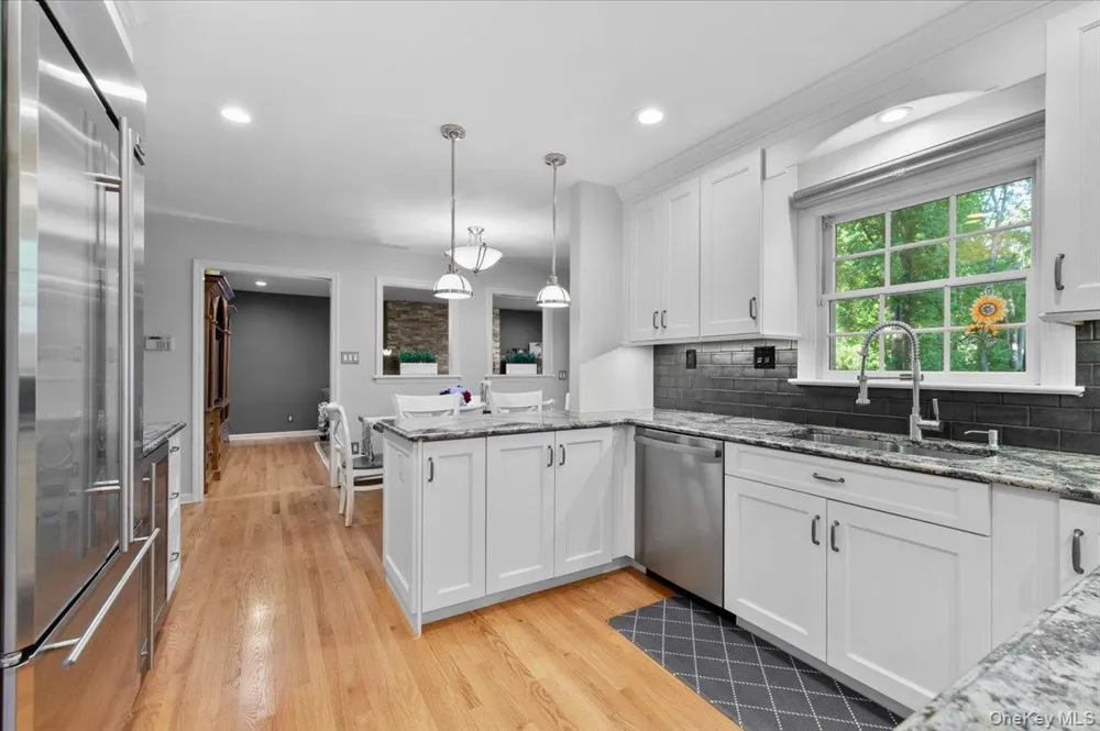 96 Plainview Road Woodbury, NY 11797