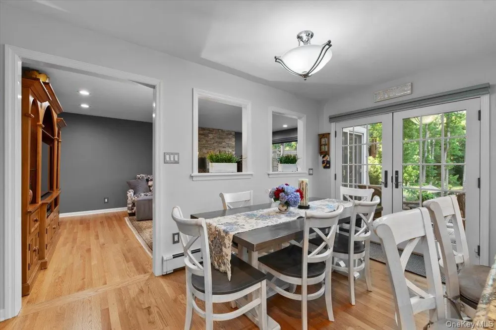96 Plainview Road Woodbury, NY 11797