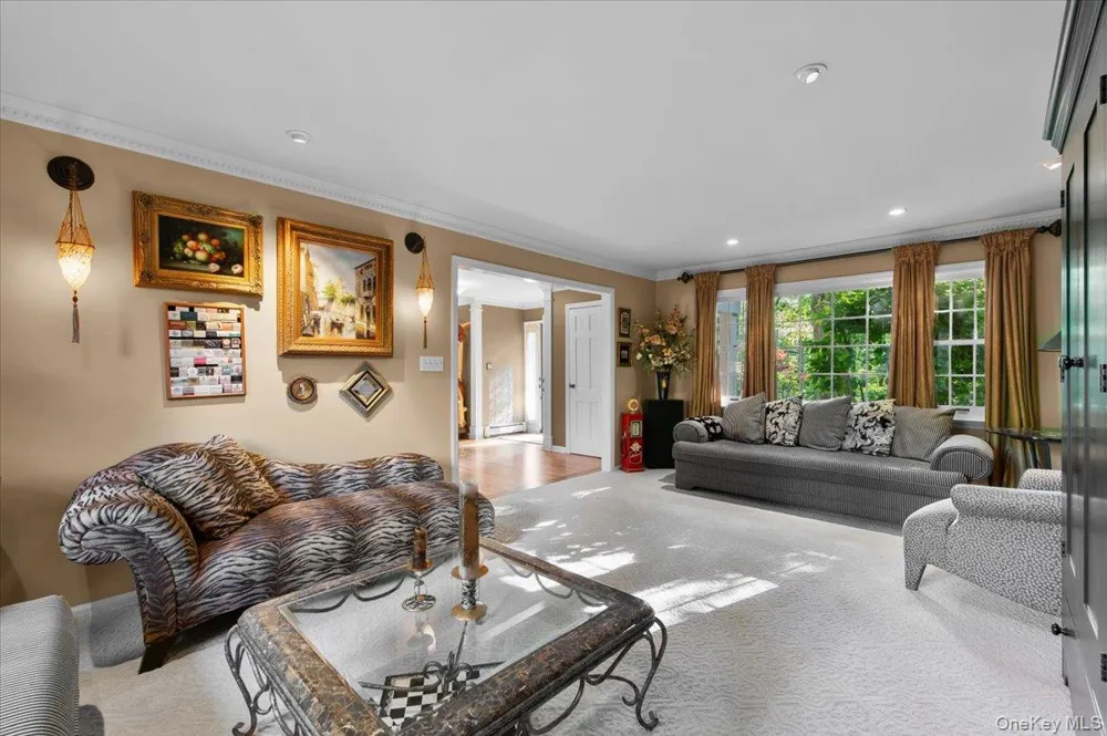 96 Plainview Road Woodbury, NY 11797