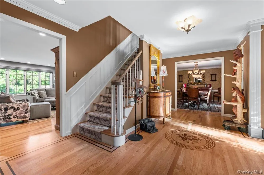 96 Plainview Road Woodbury, NY 11797
