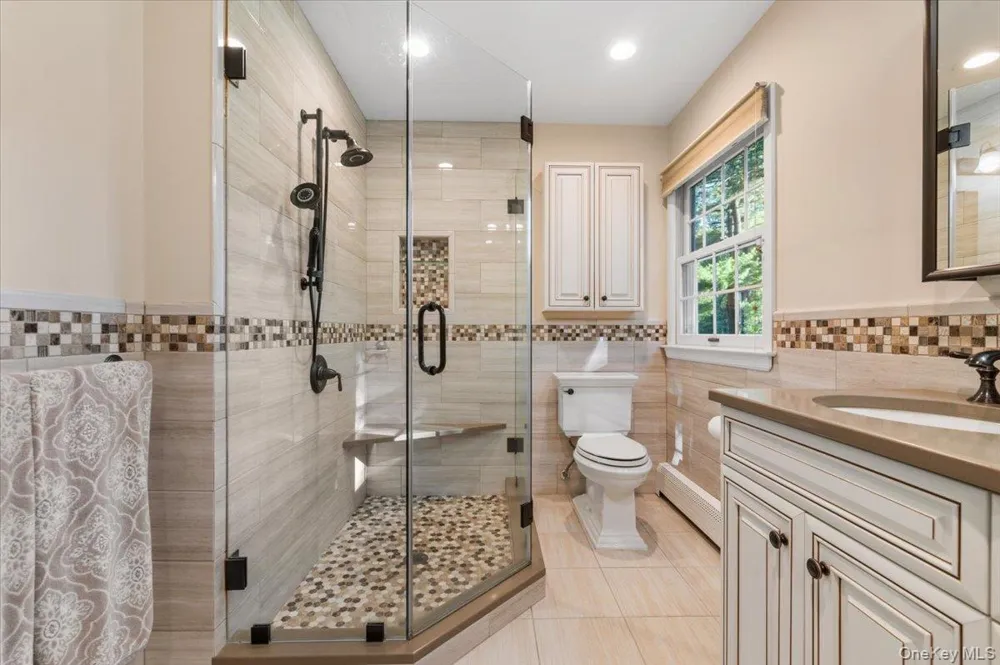 96 Plainview Road Woodbury, NY 11797