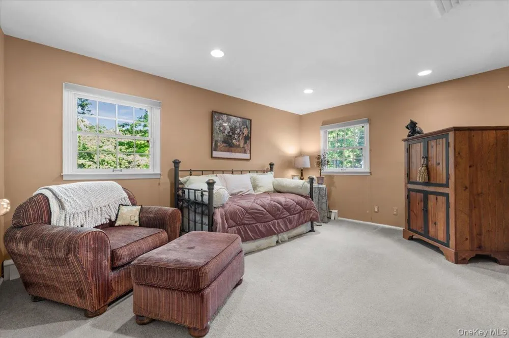 96 Plainview Road Woodbury, NY 11797