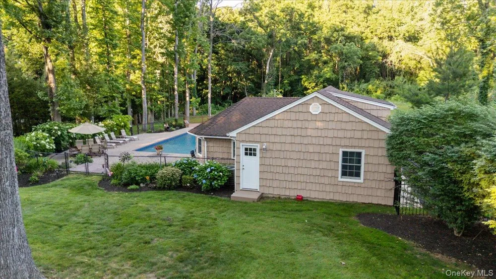 96 Plainview Road Woodbury, NY 11797