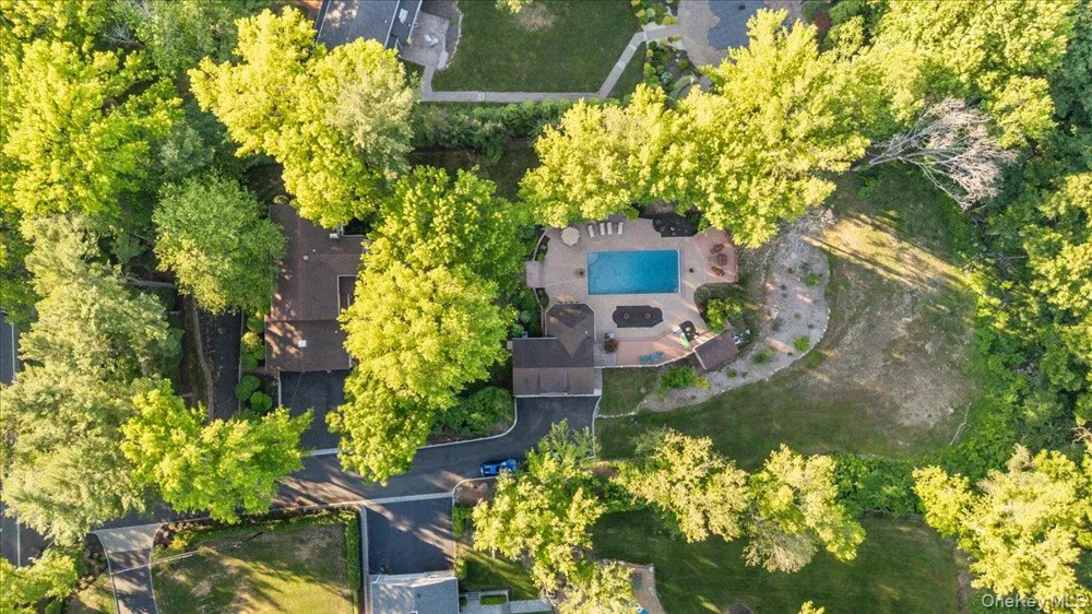 96 Plainview Road Woodbury, NY 11797