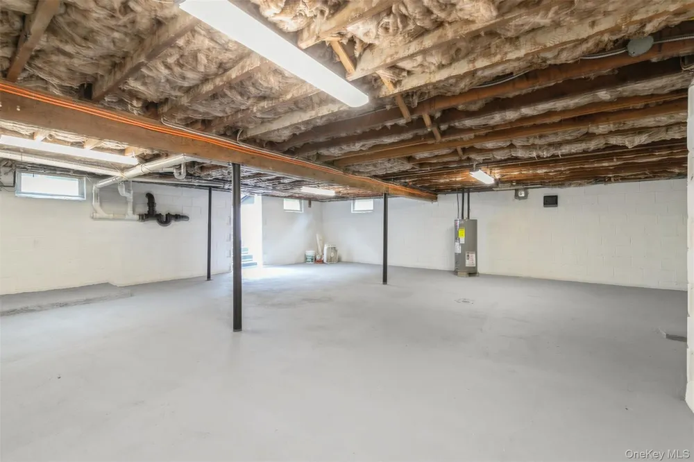 54 Ocean Avenue Center Moriches, NY 11934