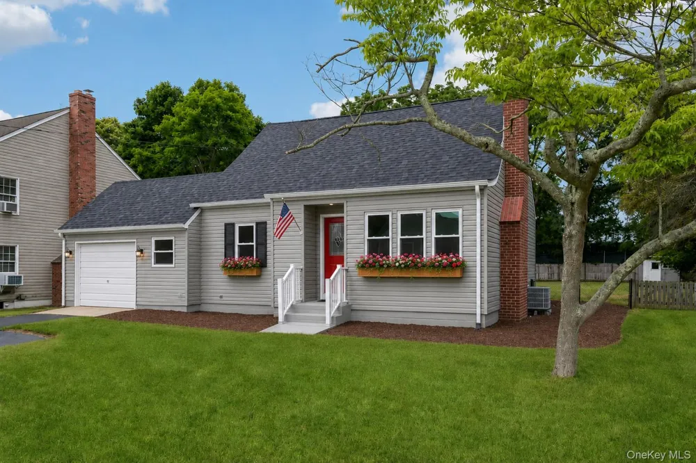 54 Ocean Avenue Center Moriches, NY 11934