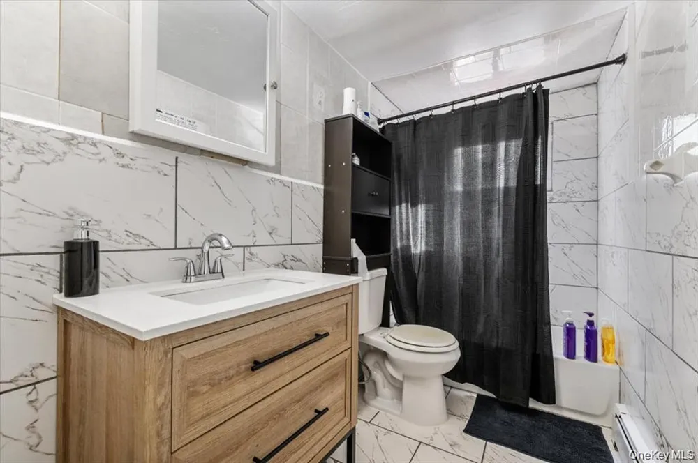 22 Hudson Place Hempstead, NY 11550