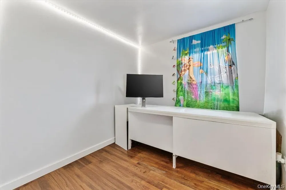 22 Hudson Place Hempstead, NY 11550