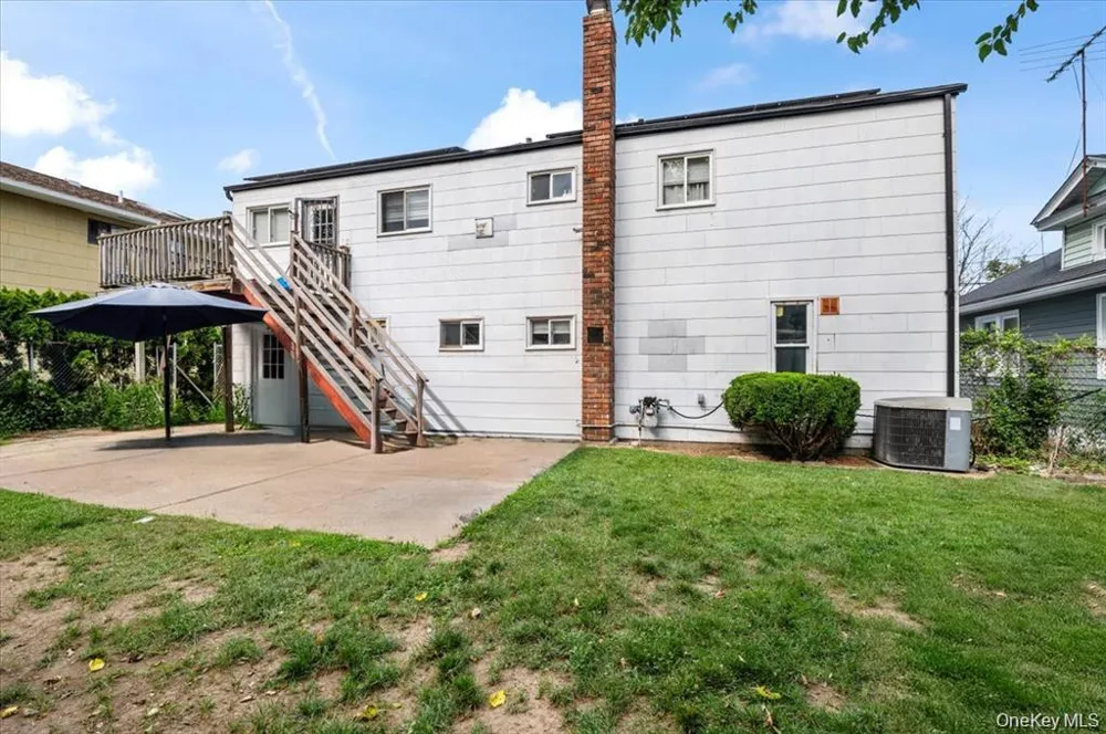 22 Hudson Place Hempstead, NY 11550