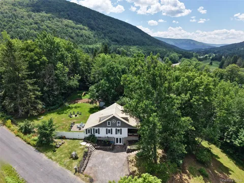 46 Batavia Heights Circle Road