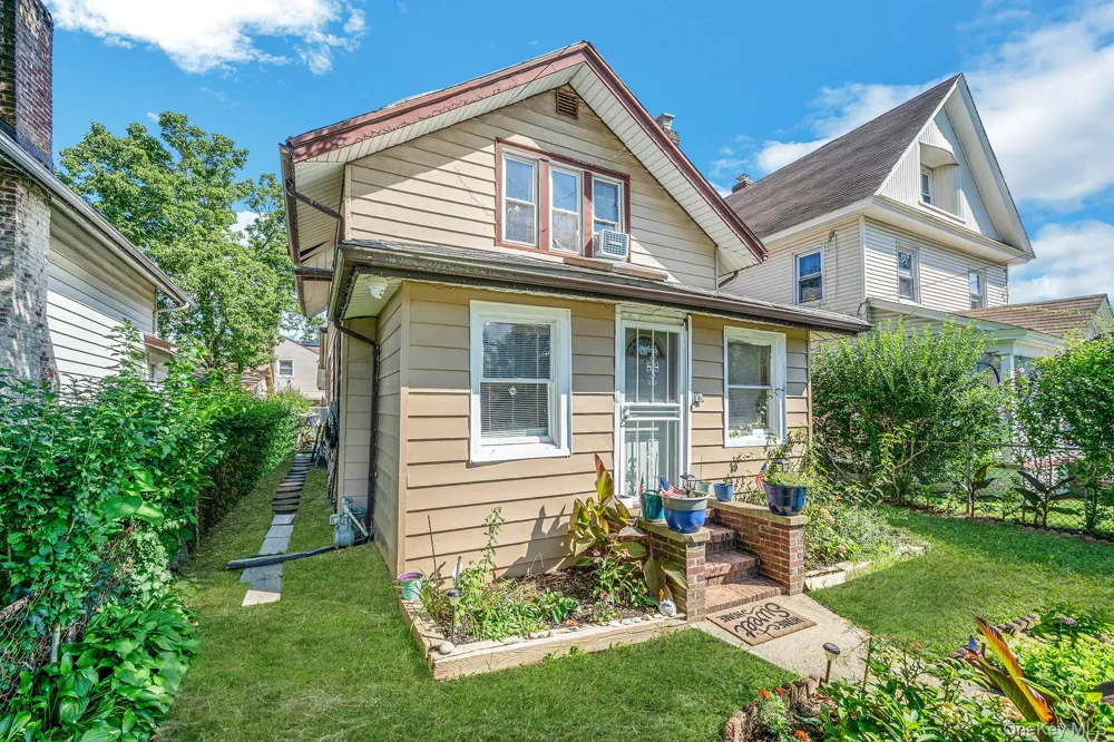 173 E Seaman Avenue Freeport, NY 11520
