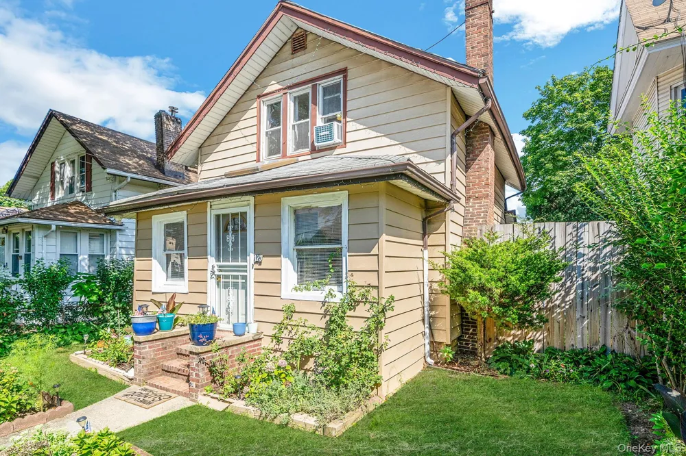 173 E Seaman Avenue Freeport, NY 11520