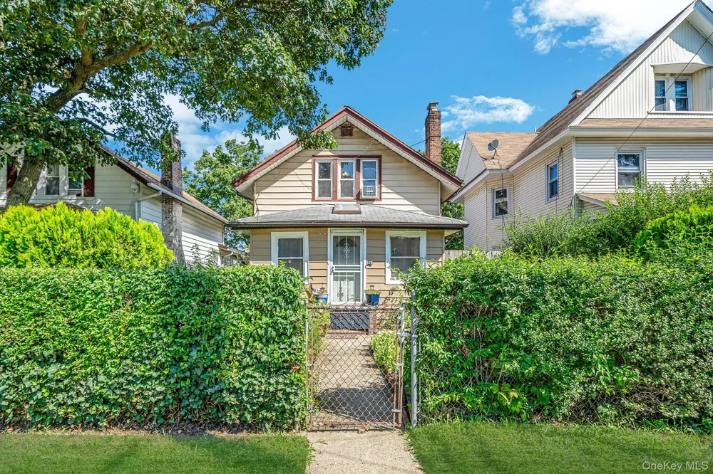 173 E Seaman Avenue Freeport, NY 11520