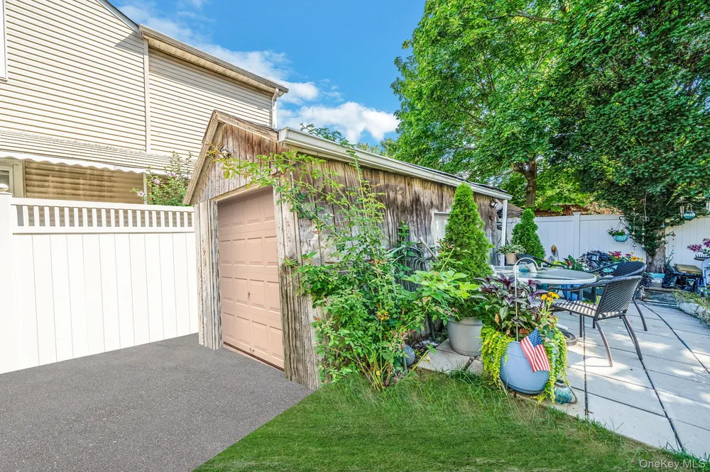 173 E Seaman Avenue Freeport, NY 11520