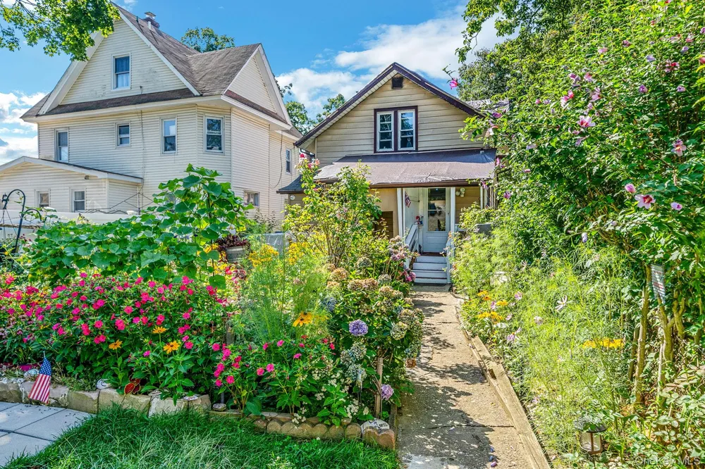 173 E Seaman Avenue Freeport, NY 11520