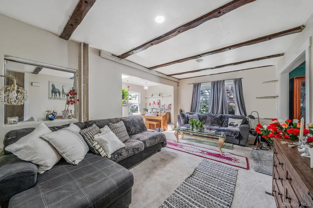 173 E Seaman Avenue Freeport, NY 11520
