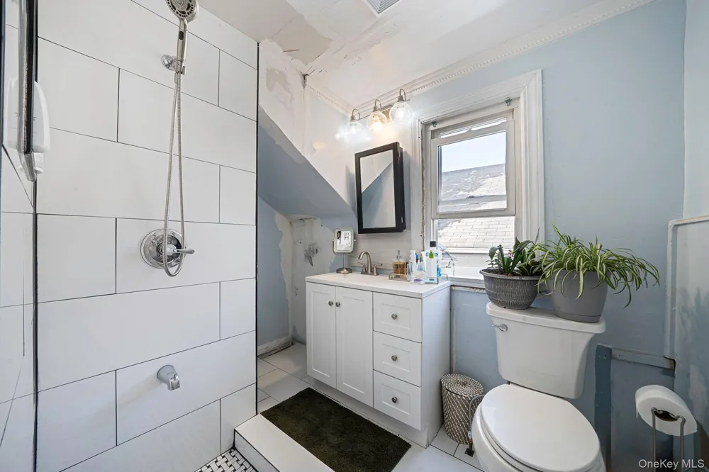 173 E Seaman Avenue Freeport, NY 11520