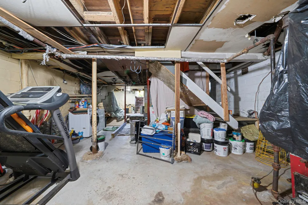 173 E Seaman Avenue Freeport, NY 11520
