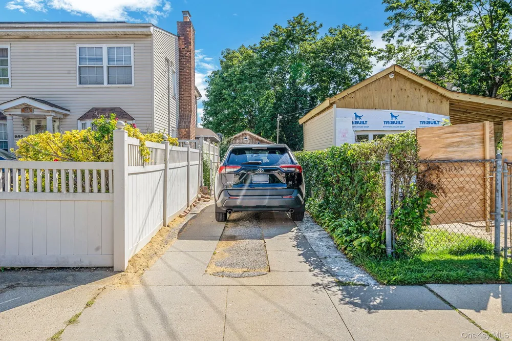 173 E Seaman Avenue Freeport, NY 11520