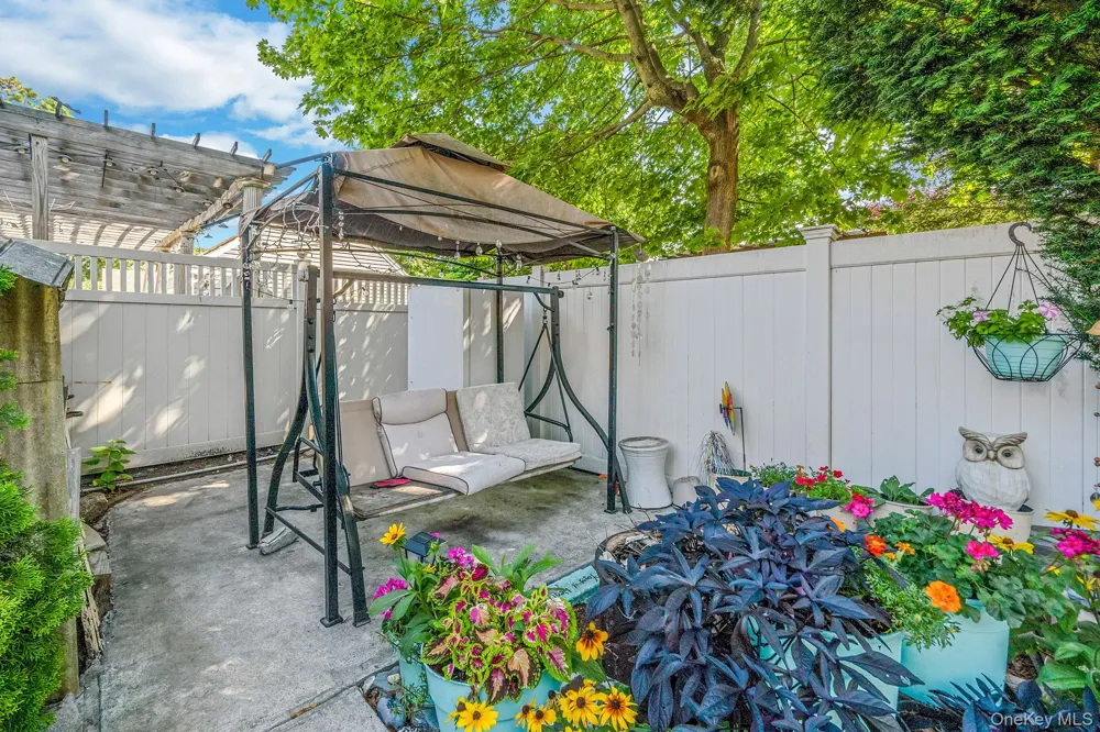 173 E Seaman Avenue Freeport, NY 11520