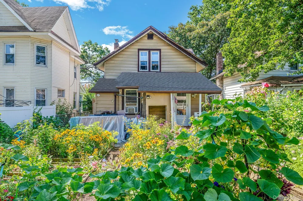 173 E Seaman Avenue Freeport, NY 11520