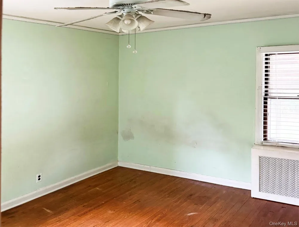 534 Sperry Boulevard New Hyde Park, NY 11040
