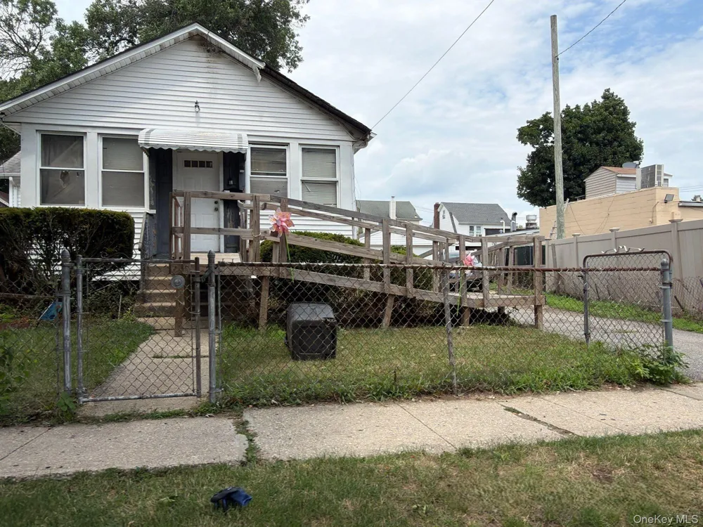 27 Midwood Street Hempstead, NY 11550