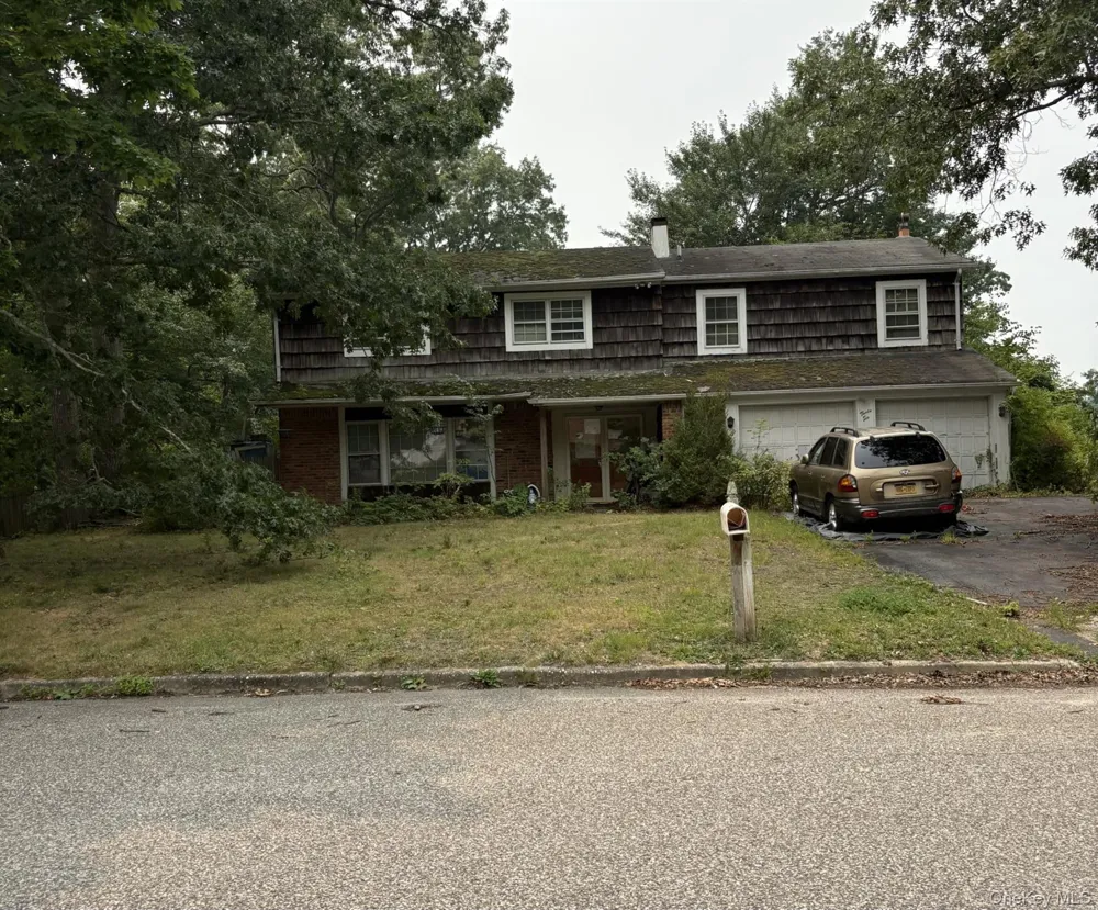36 Forest Lane Coram, NY 11727