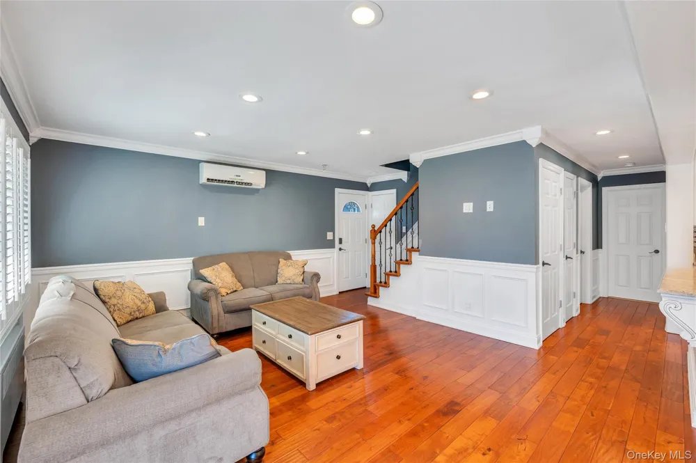 151 Poppy Avenue Franklin Square, NY 11010